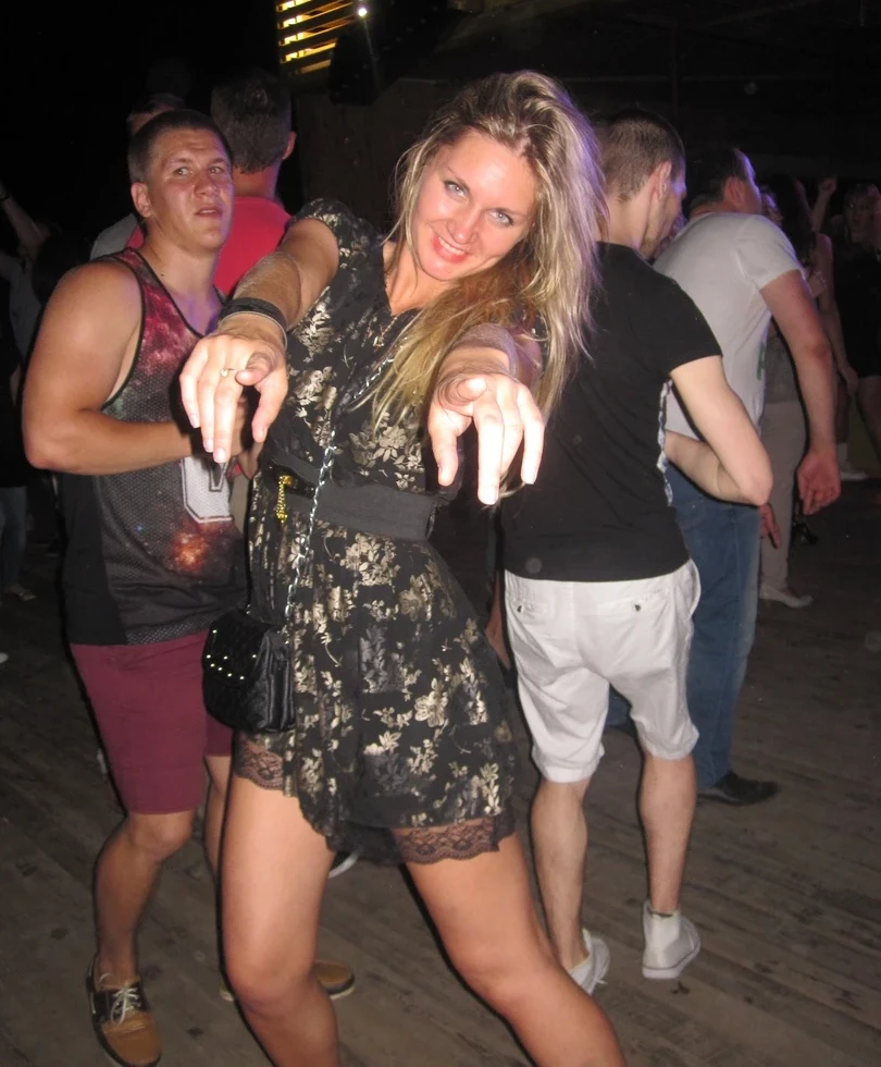 Kirov Amateur Violetta Licking Cock - Explicit Homemade Porn Pics