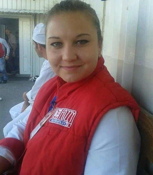 Married Slut Julia Fills Cock! Explicit Amateur Porn Photo