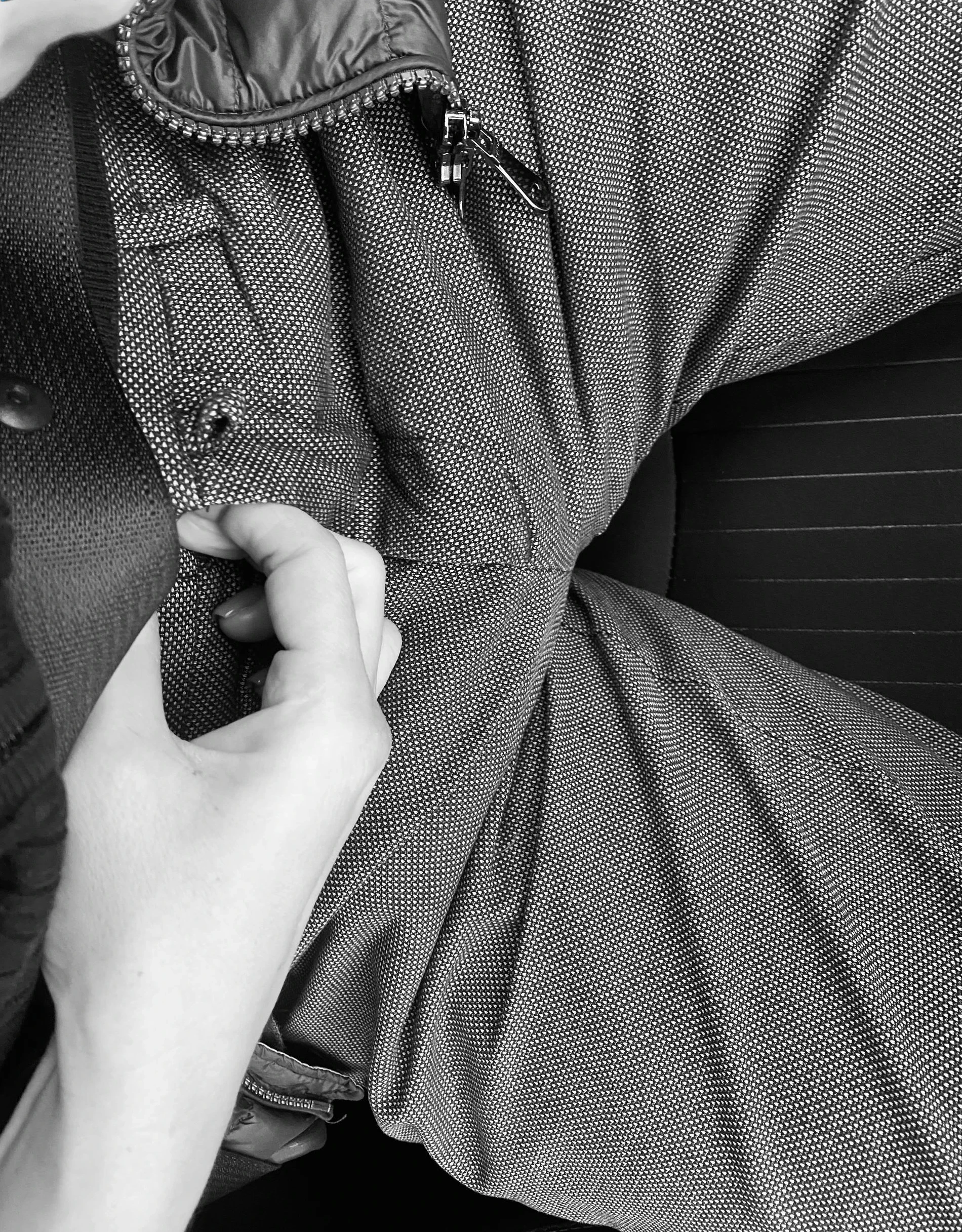 Hot Wife Gives Blowjob in Car - Amateur Porn Photos