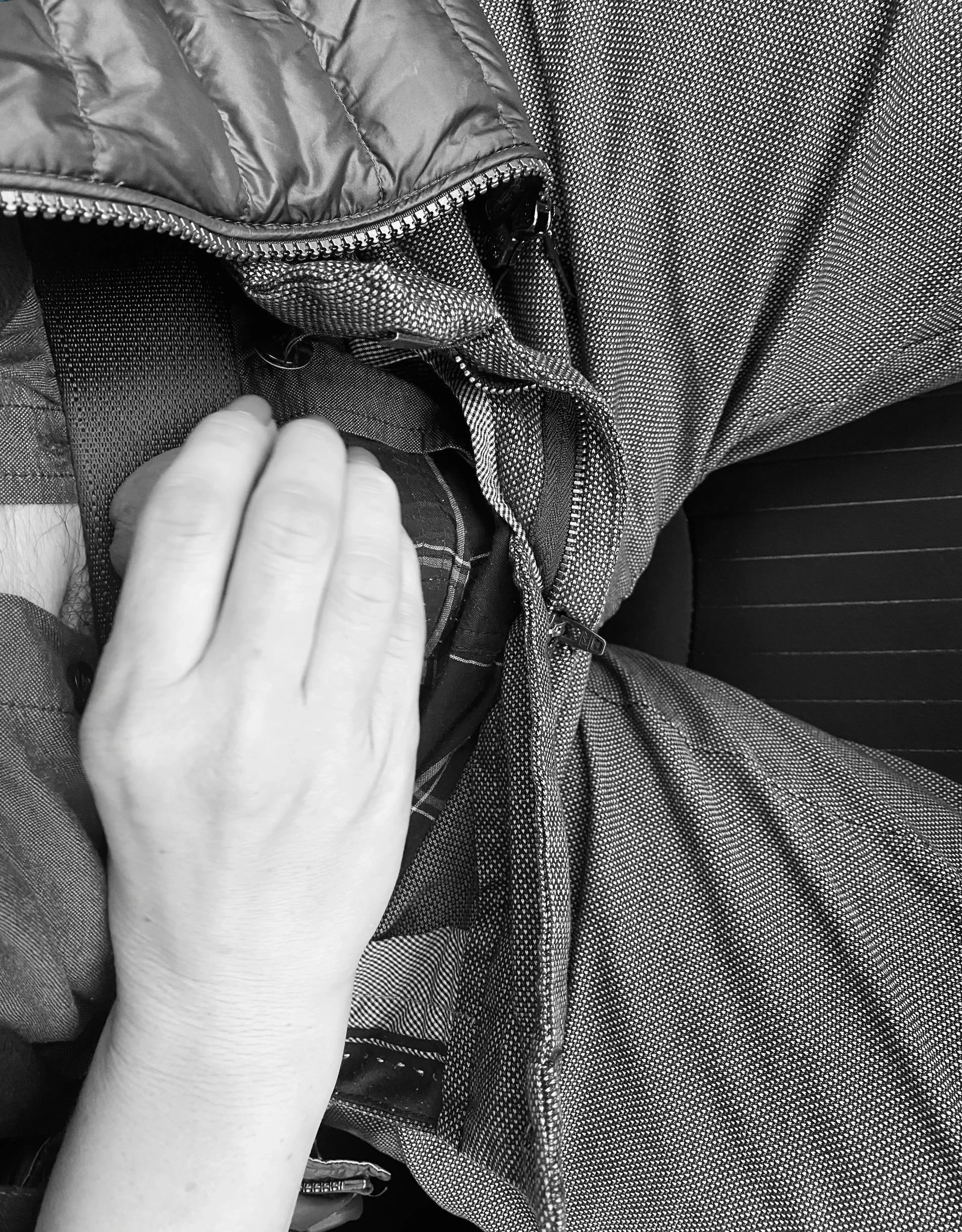 Hot Wife Gives Blowjob in Car - Amateur Porn Photos