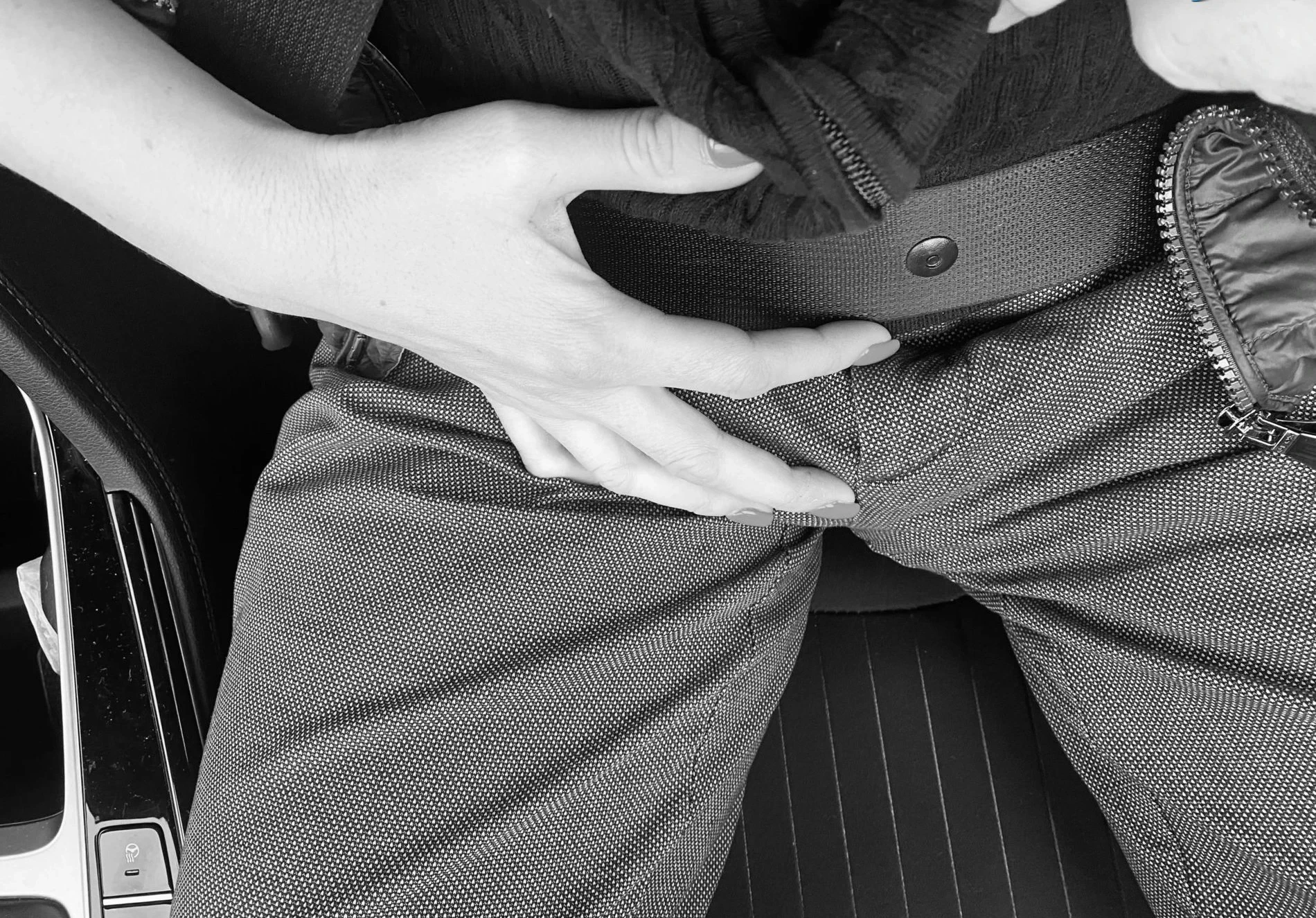 Hot Wife Gives Blowjob in Car - Amateur Porn Photos