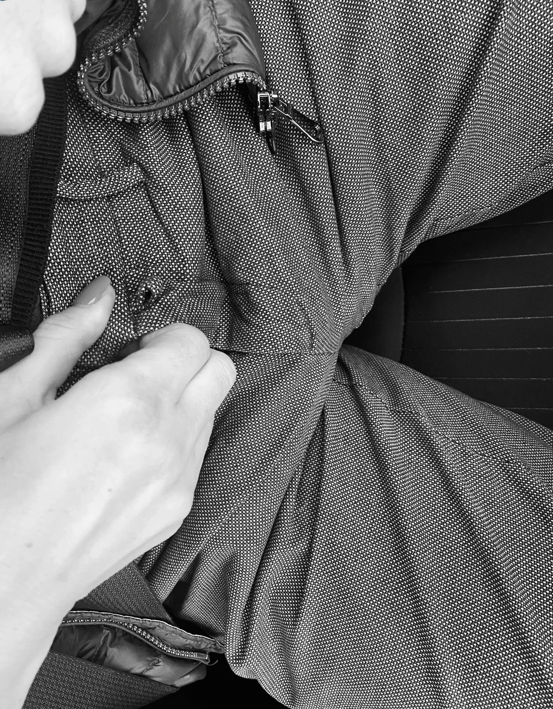 Hot Wife Gives Blowjob in Car - Amateur Porn Photos