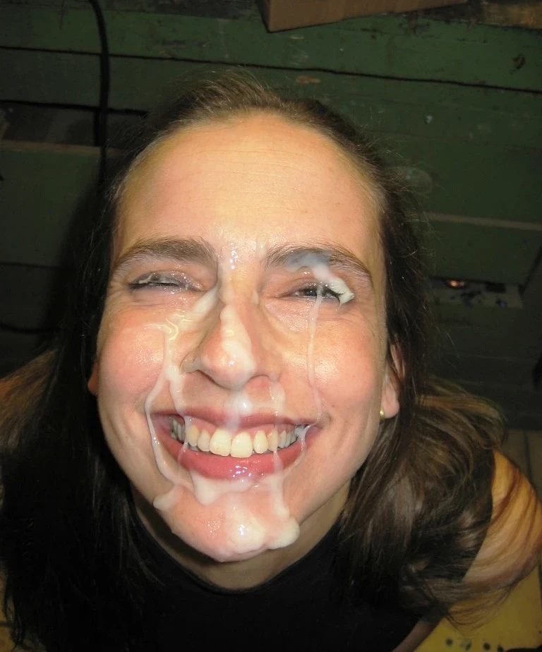 Amateur Woman Takes Huge Cock: Explicit Porn Photo