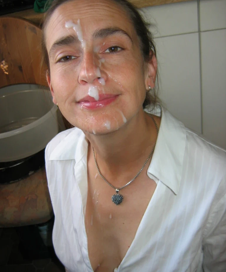 Amateur Woman Takes Huge Cock: Explicit Porn Photo