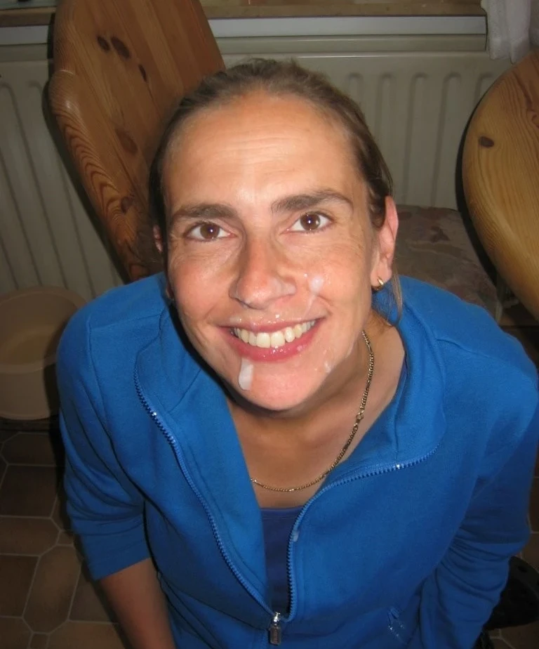 Amateur Woman Takes Huge Cock: Explicit Porn Photo