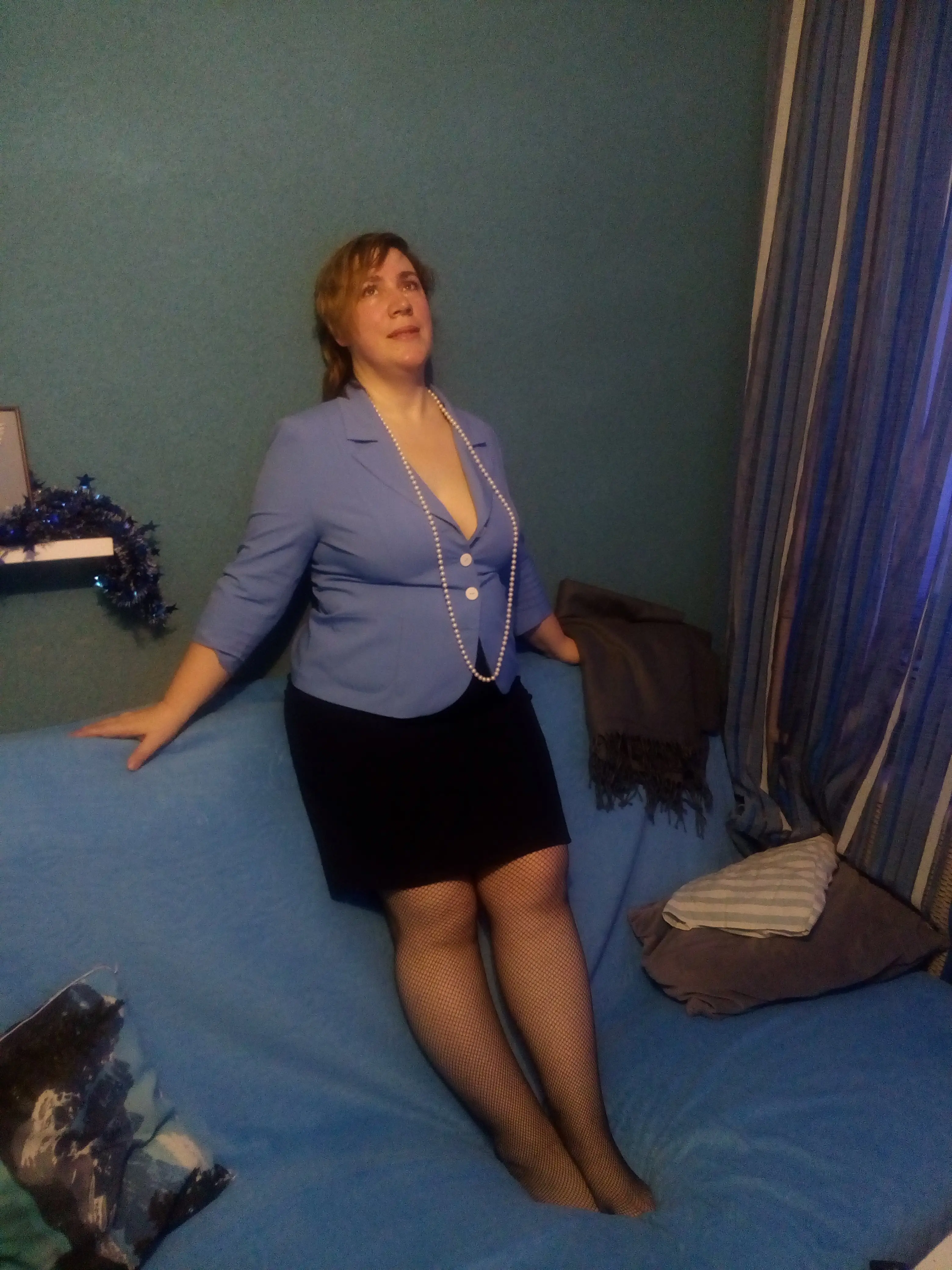 Mature MILF Exposes Tits and Pussy in Amateur Porn Pic