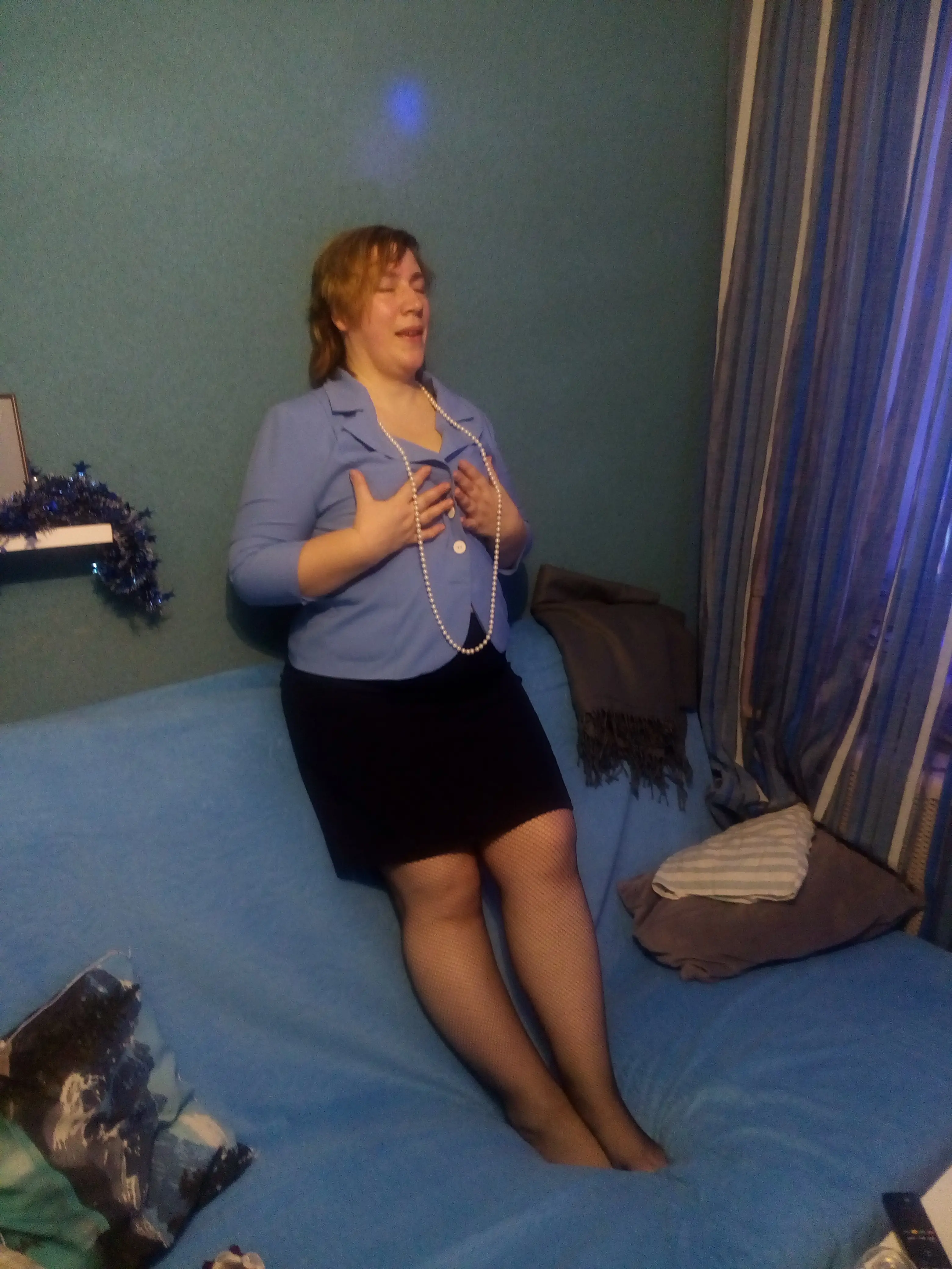 Mature MILF Exposes Tits and Pussy in Amateur Porn Pic