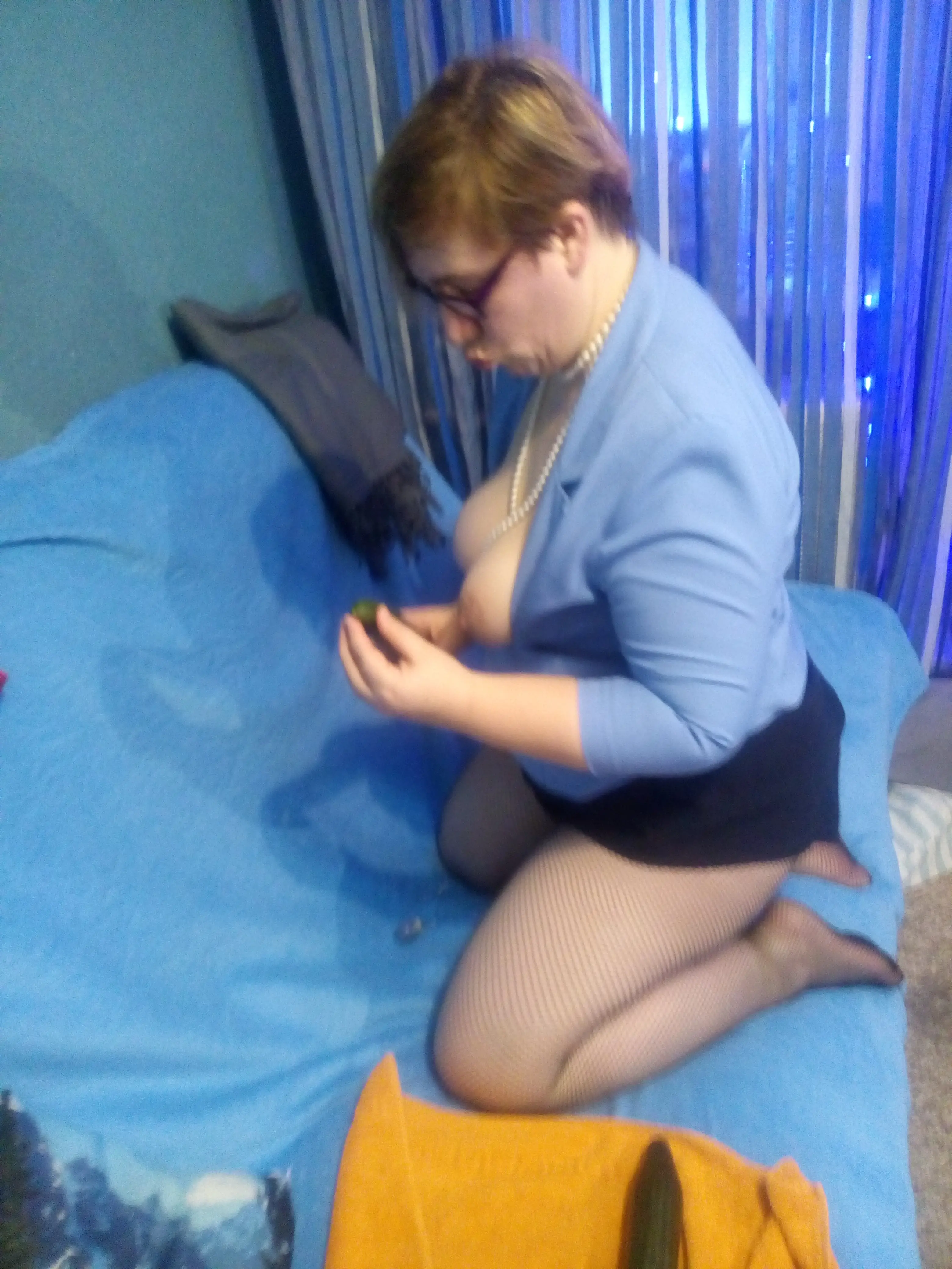 Mature MILF Exposes Tits and Pussy in Amateur Porn Pic