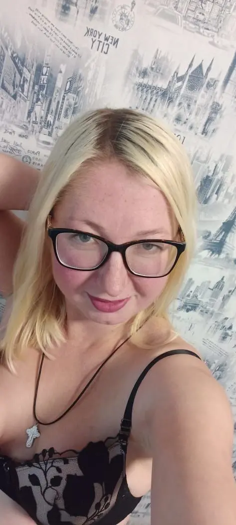 Russian Slut Vita's Amateur Porn Pics - Explicit XXX Photos