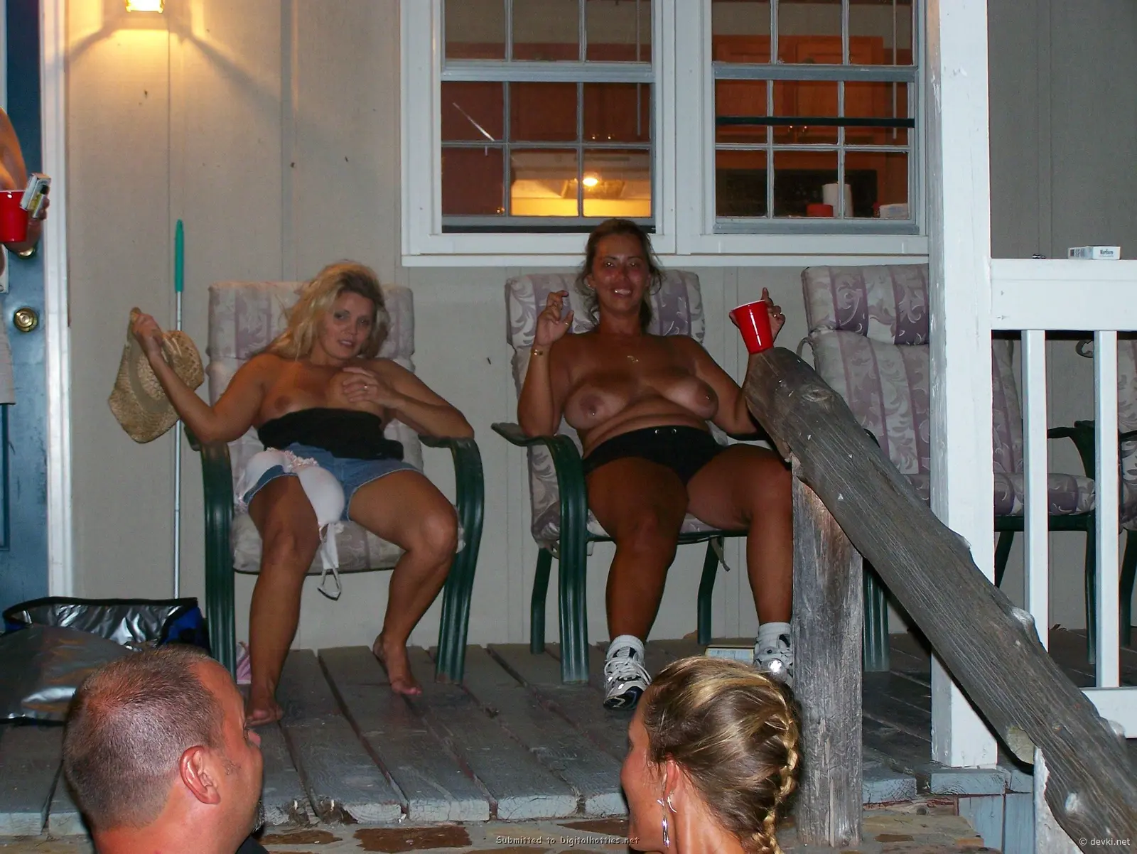 Curvy Babe and Her Friends in Hardcore Amateur Porn