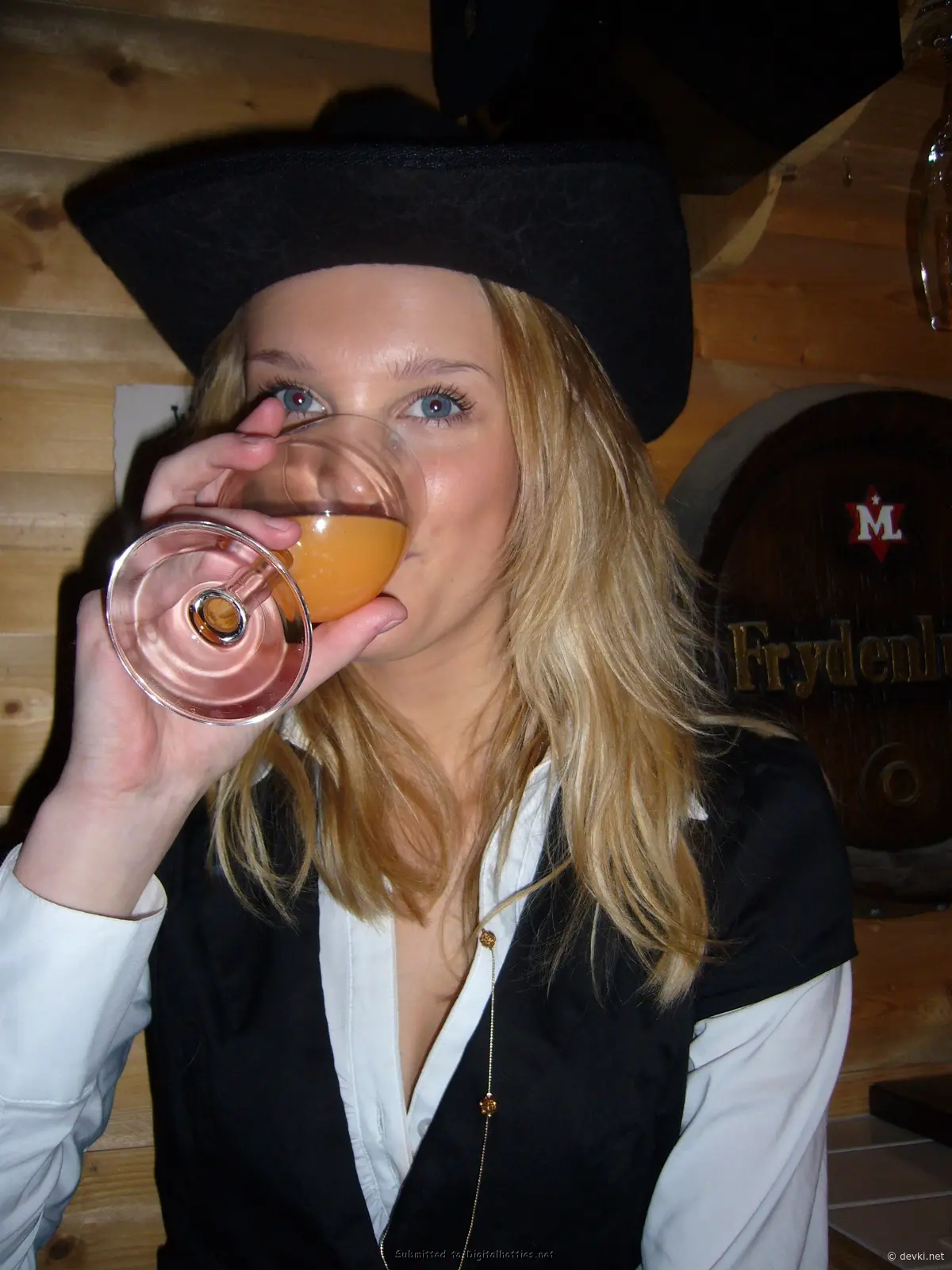 Lazy Couple Fucking: Amateur Porn Photo Shoot with Explicit Sex Scenes