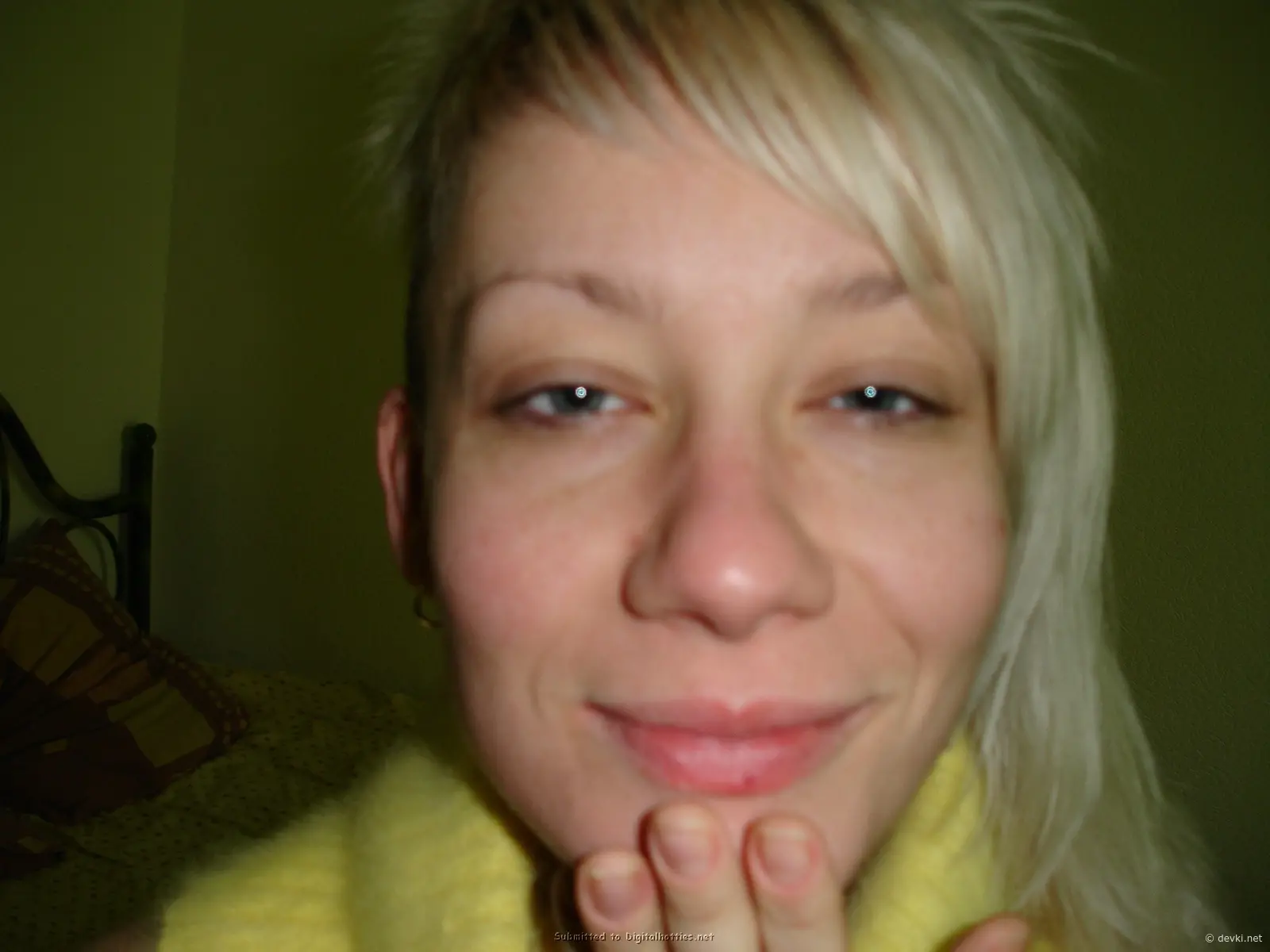 Blonde Amateur Loves Sex: Explicit Homemade Porn Photos