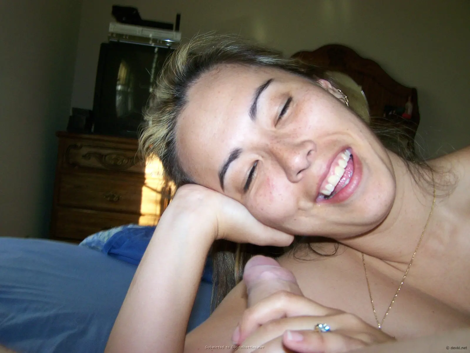 Curvy Babe and Her Friends in Hardcore Amateur Porn