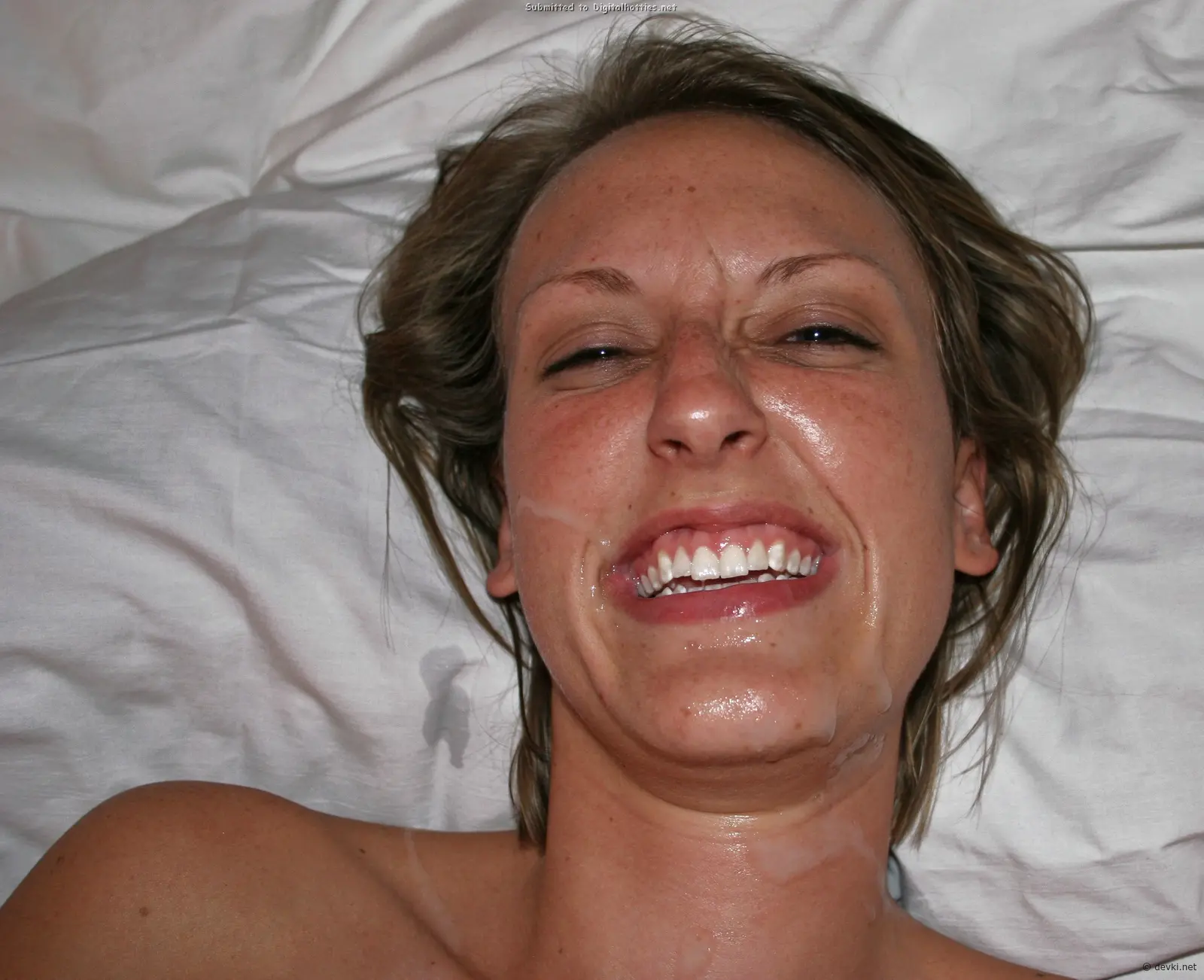 Uninhibited MILF Amateur Porn Photos - Explicit and Bold!