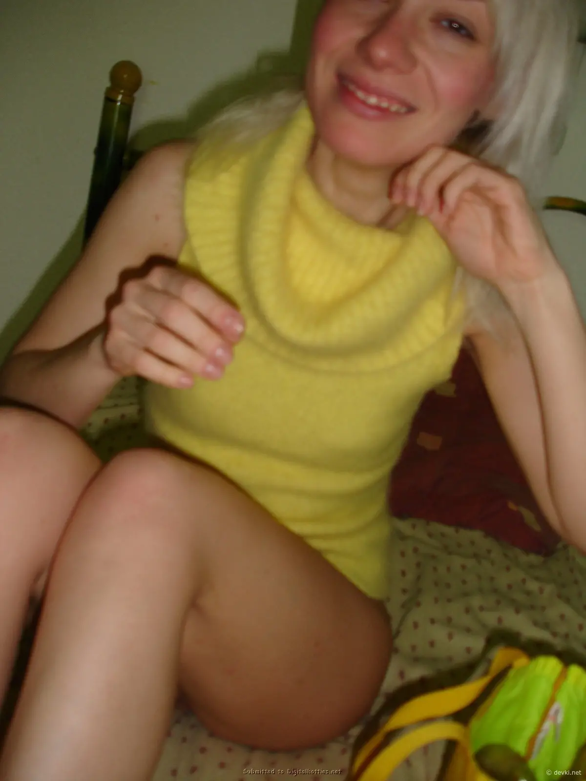 Blonde Amateur Loves Sex: Explicit Homemade Porn Photos