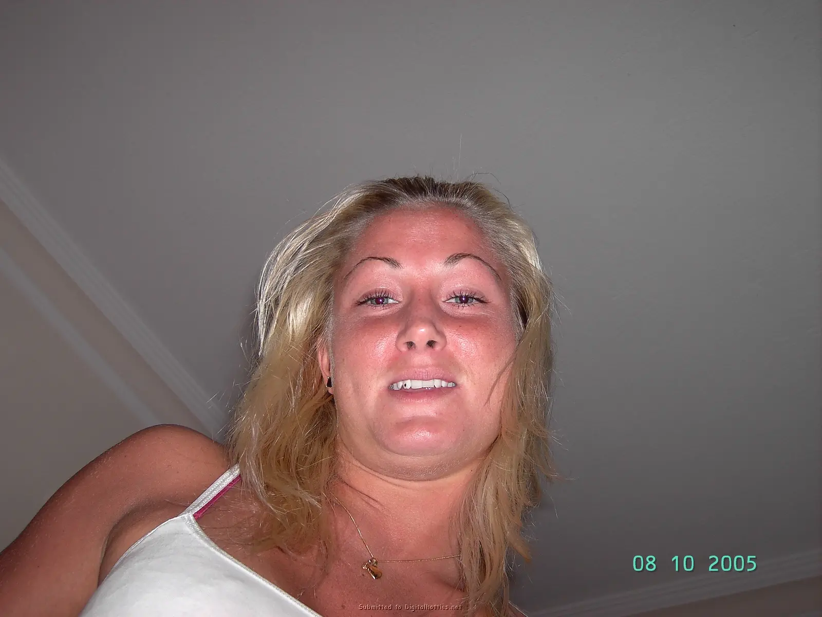 Sun-Kissed Amateur Sucks Cock: Explicit Photo