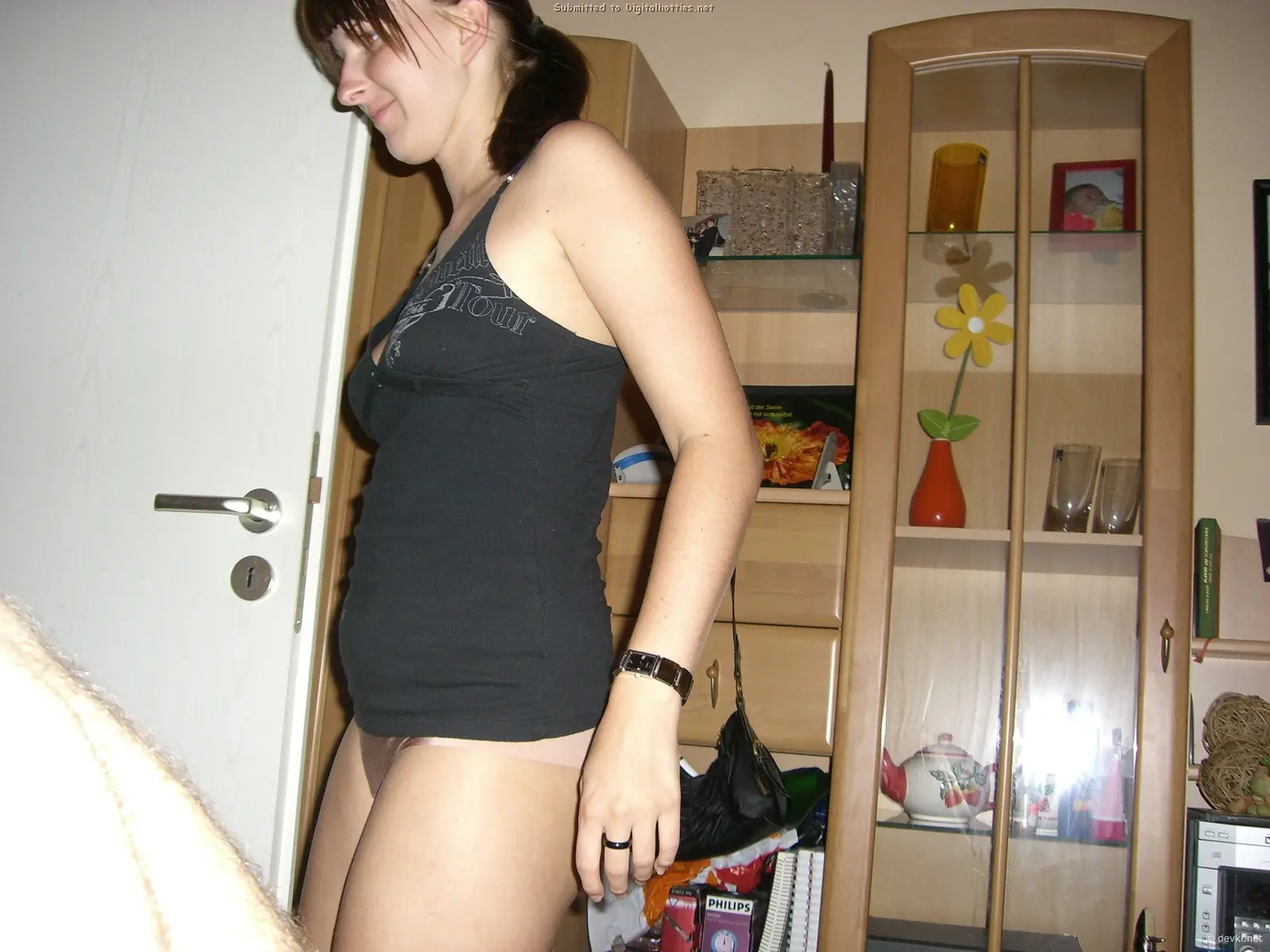 Shy Girl's Secret Desires Revealed in Amateur Porn Pics