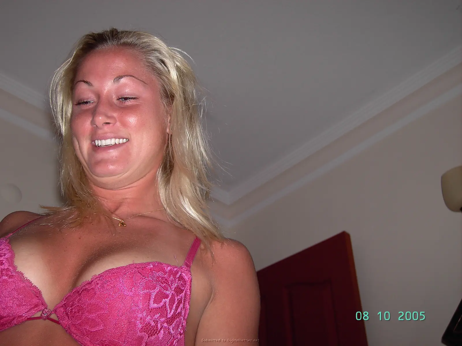 Sun-Kissed Amateur Sucks Cock: Explicit Photo