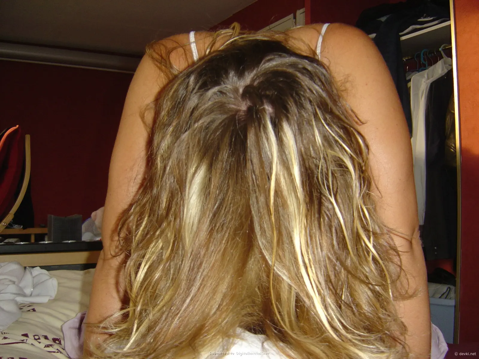 Hot Chick Gives Blowjob: Amateur Porn Photo