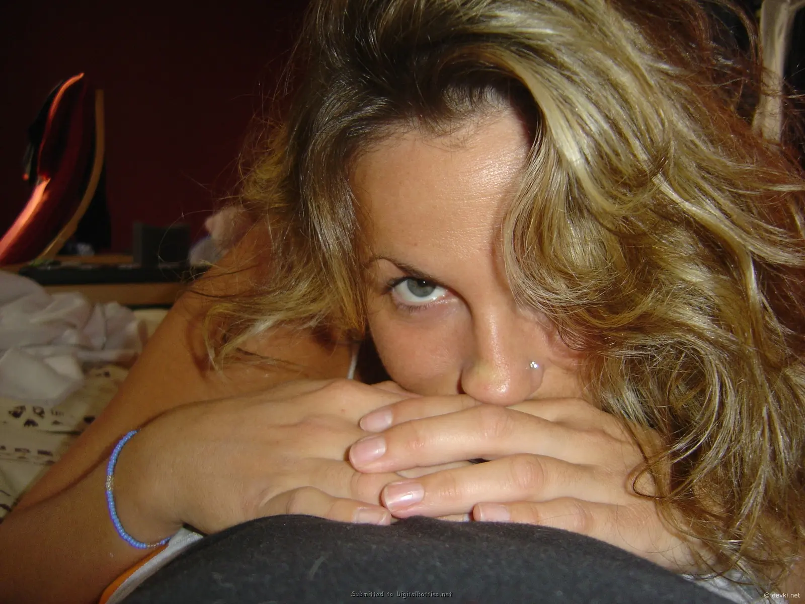 Hot Chick Gives Blowjob: Amateur Porn Photo