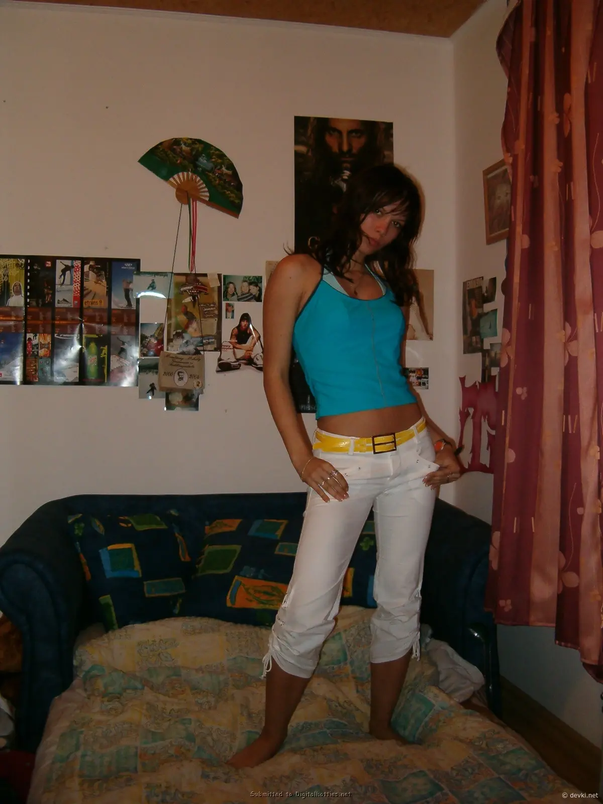 Sexy Girl Poses Seductively - Daily Dose of Hotness!