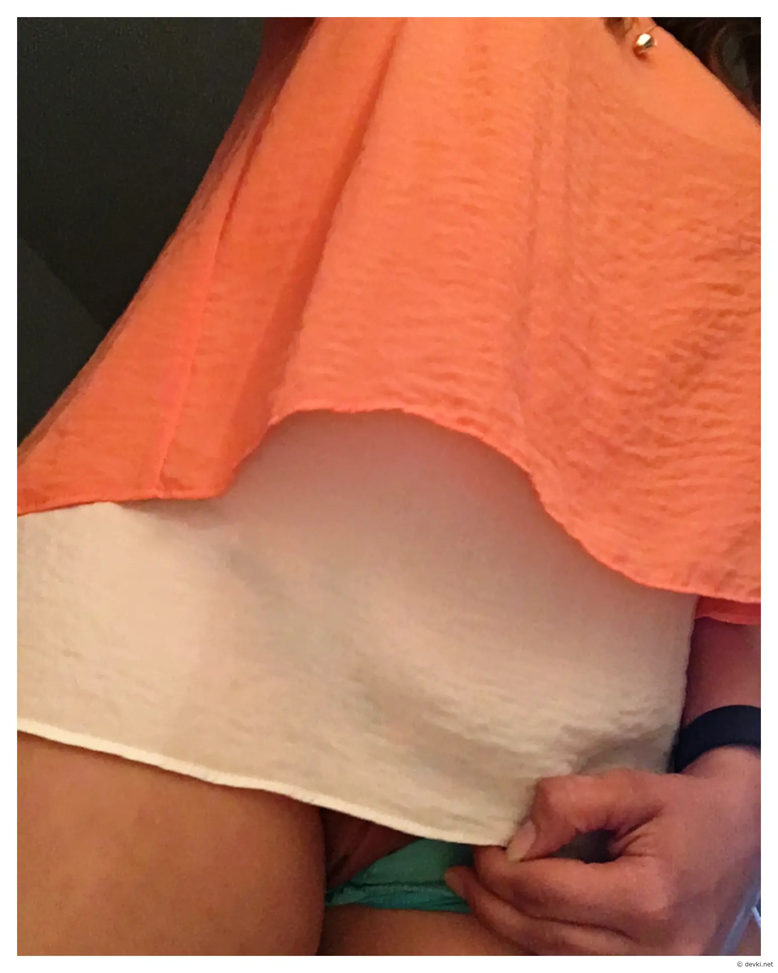 Seductive Amateur Movement: Sensual Pose and Provocative Stance [Explicit]