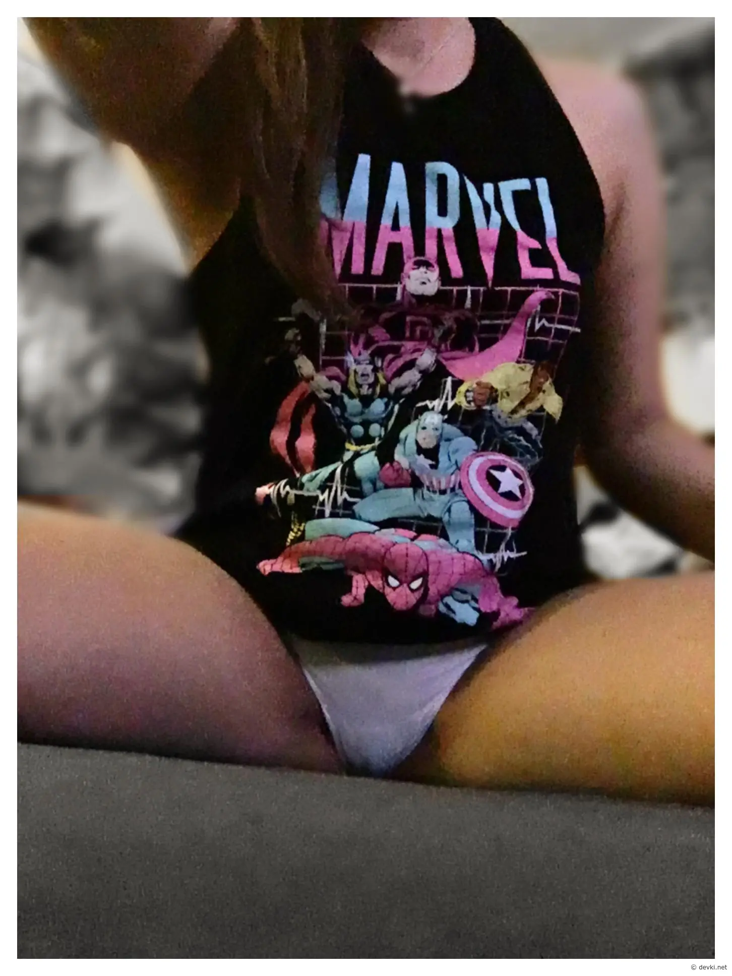 Seductive Amateur Movement: Sensual Pose and Provocative Stance [Explicit]