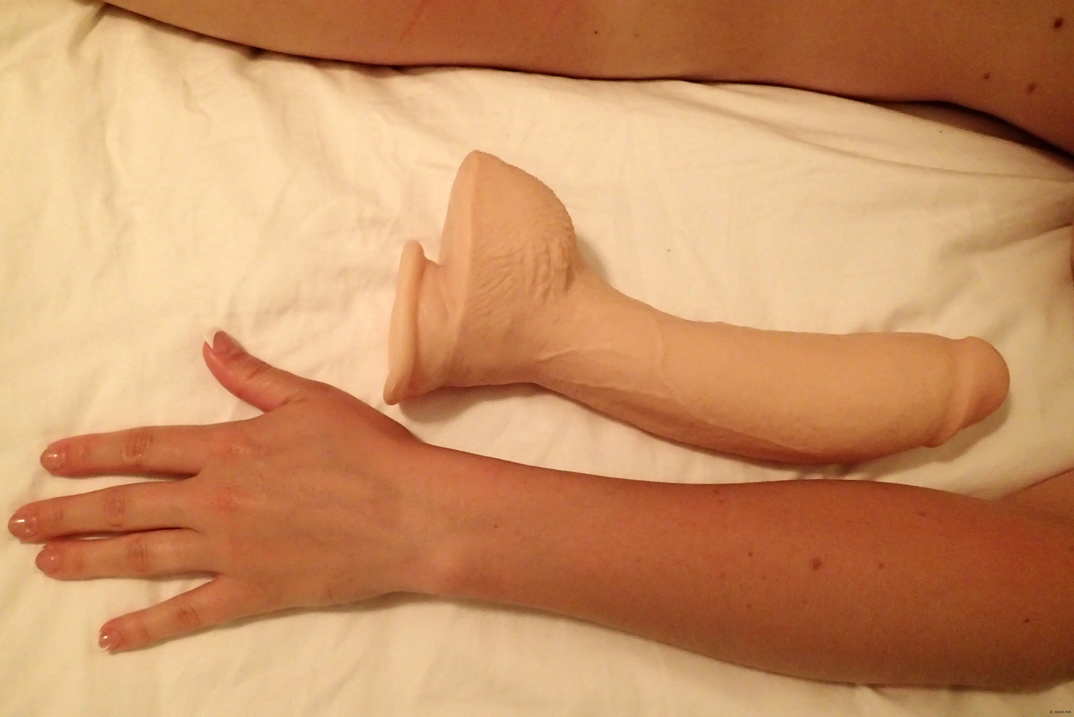 Slender and Skinny: Natural Beauty Masturbates - Explicit Amateur Porn Photo