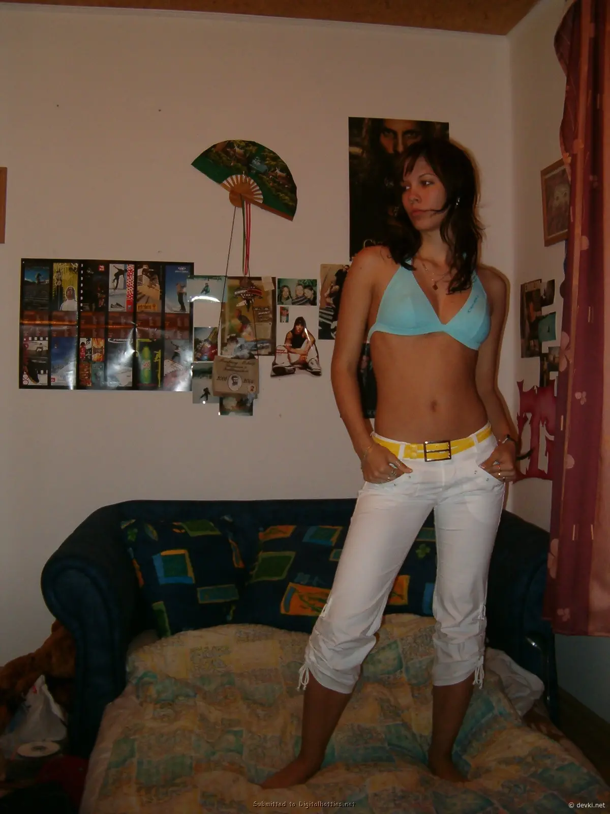 Sexy Girl Poses Seductively - Daily Dose of Hotness!