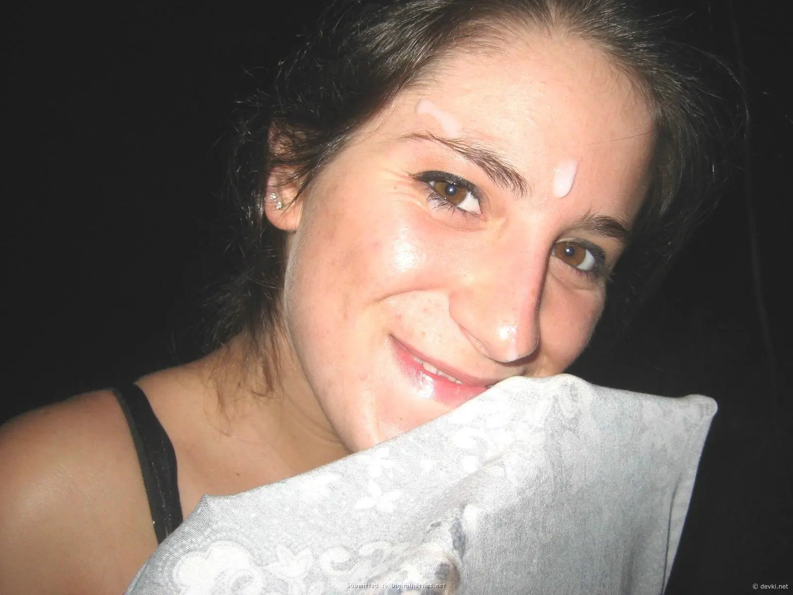 Amateur Slut Sucks Cock Like a Pro in XXX Photo Shoot