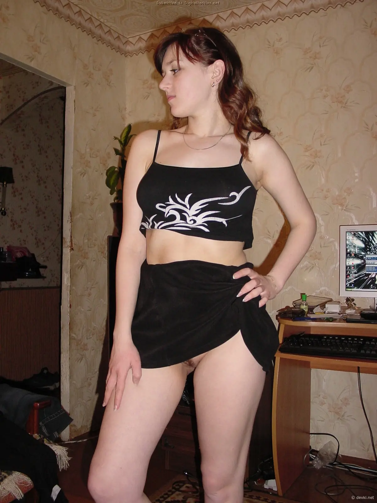 Russian Slut Sucks and Fucks in Amateur Porn Pics