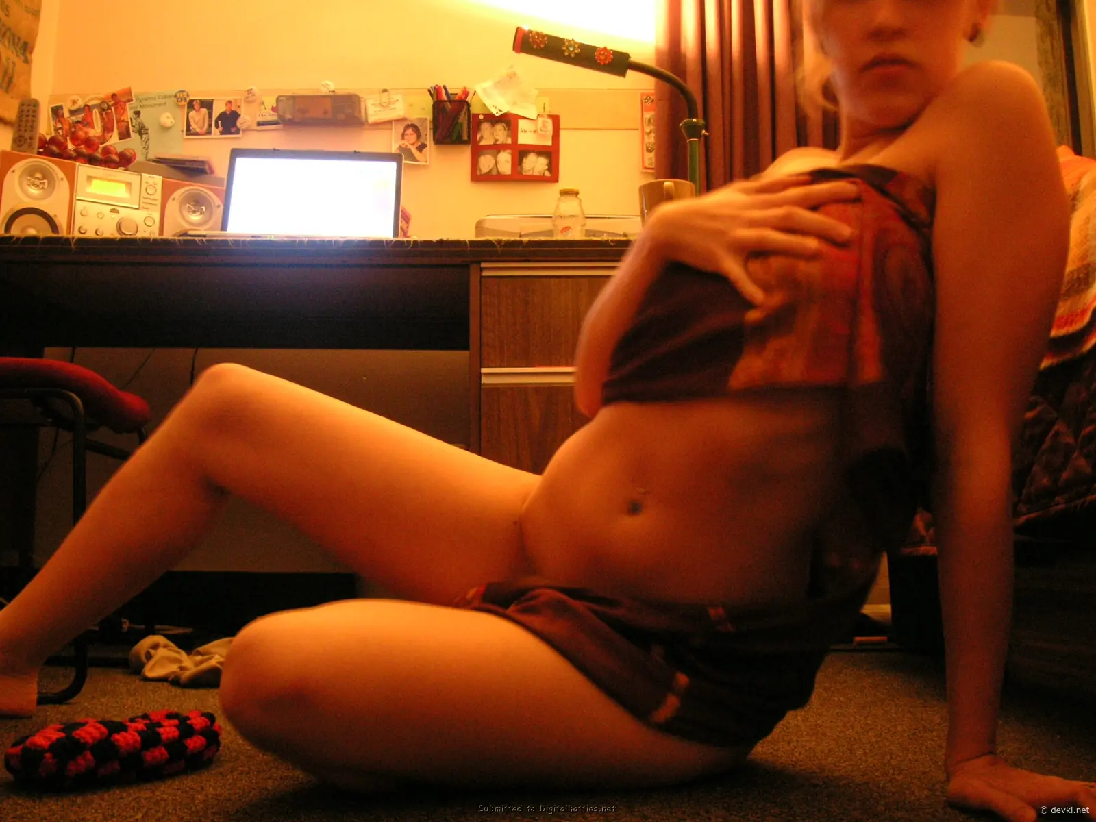 Amateur Babe with Firm Boobs Exposed: Hot and Busty Girl in Photoshoot