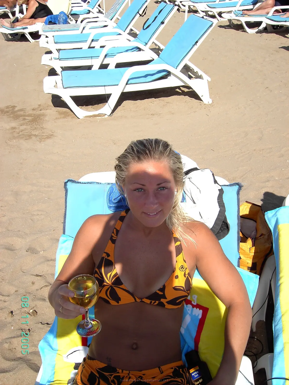 Sun-Kissed Amateur Sucks Cock: Explicit Photo