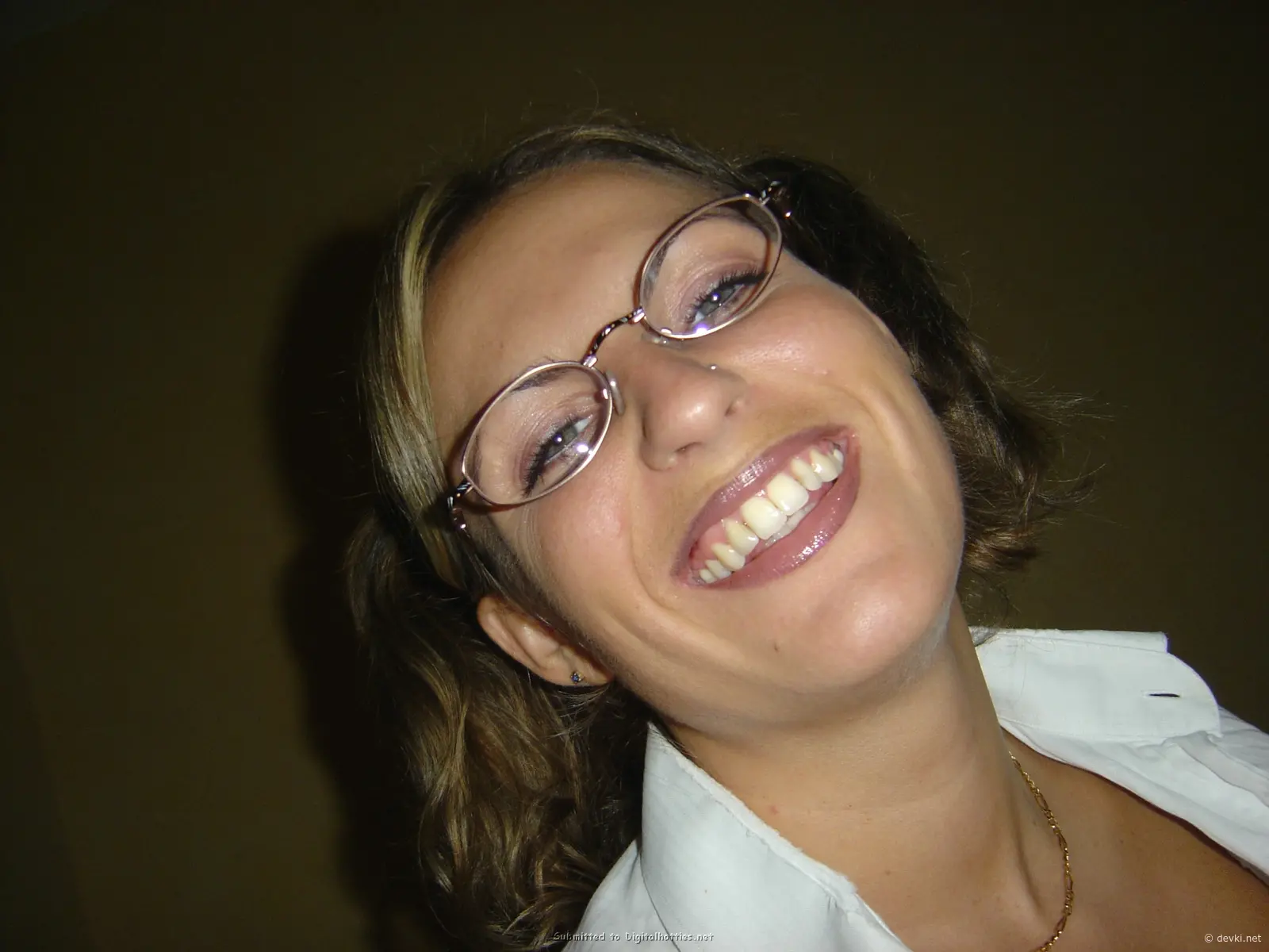 Hot Chick Gives Blowjob: Amateur Porn Photo