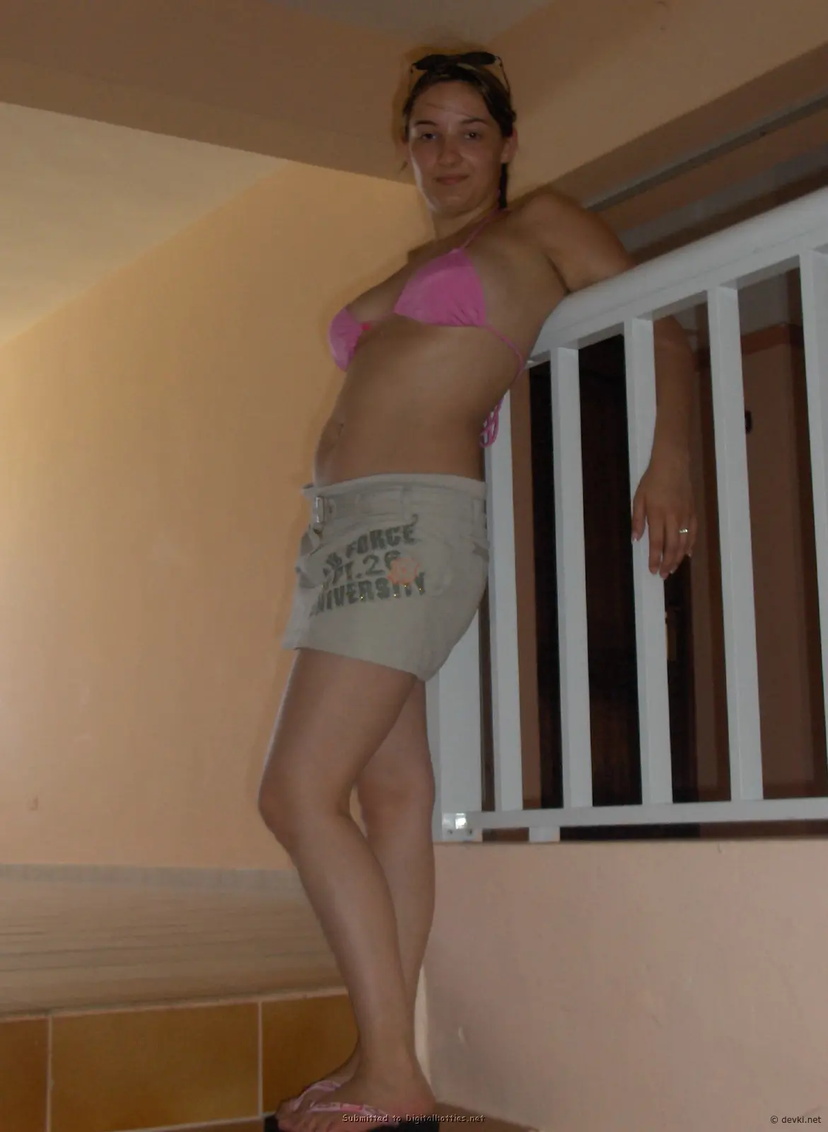 Hot Swinger Fucks Herself and Gives Blowjobs to Guys - Explicit Amateur Porn