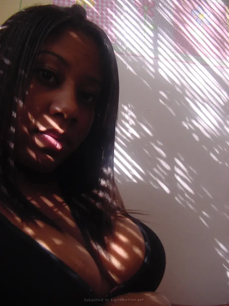 Amateur Ebony's Explicit Home Archive: Hardcore XXX Photos