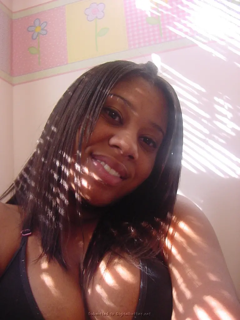 Amateur Ebony's Explicit Home Archive: Hardcore XXX Photos
