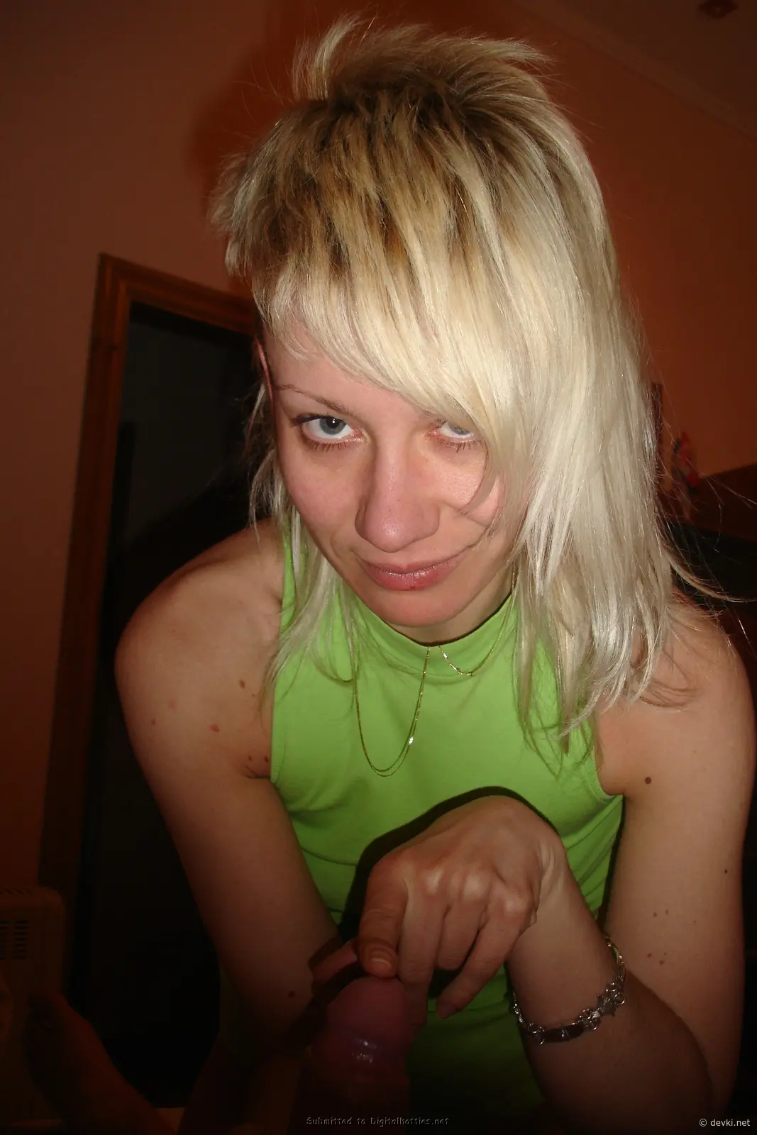 Blonde Amateur Loves Sex: Explicit Homemade Porn Photos