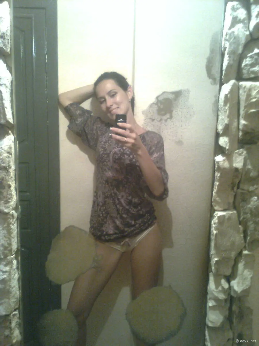 Harmony and Passion: The Art of Sexual Seduction in Amateur Porn Photos