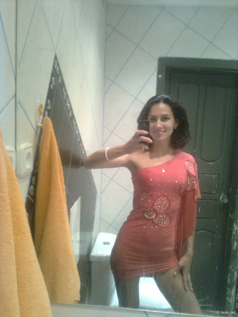 Harmony and Passion: The Art of Sexual Seduction in Amateur Porn Photos