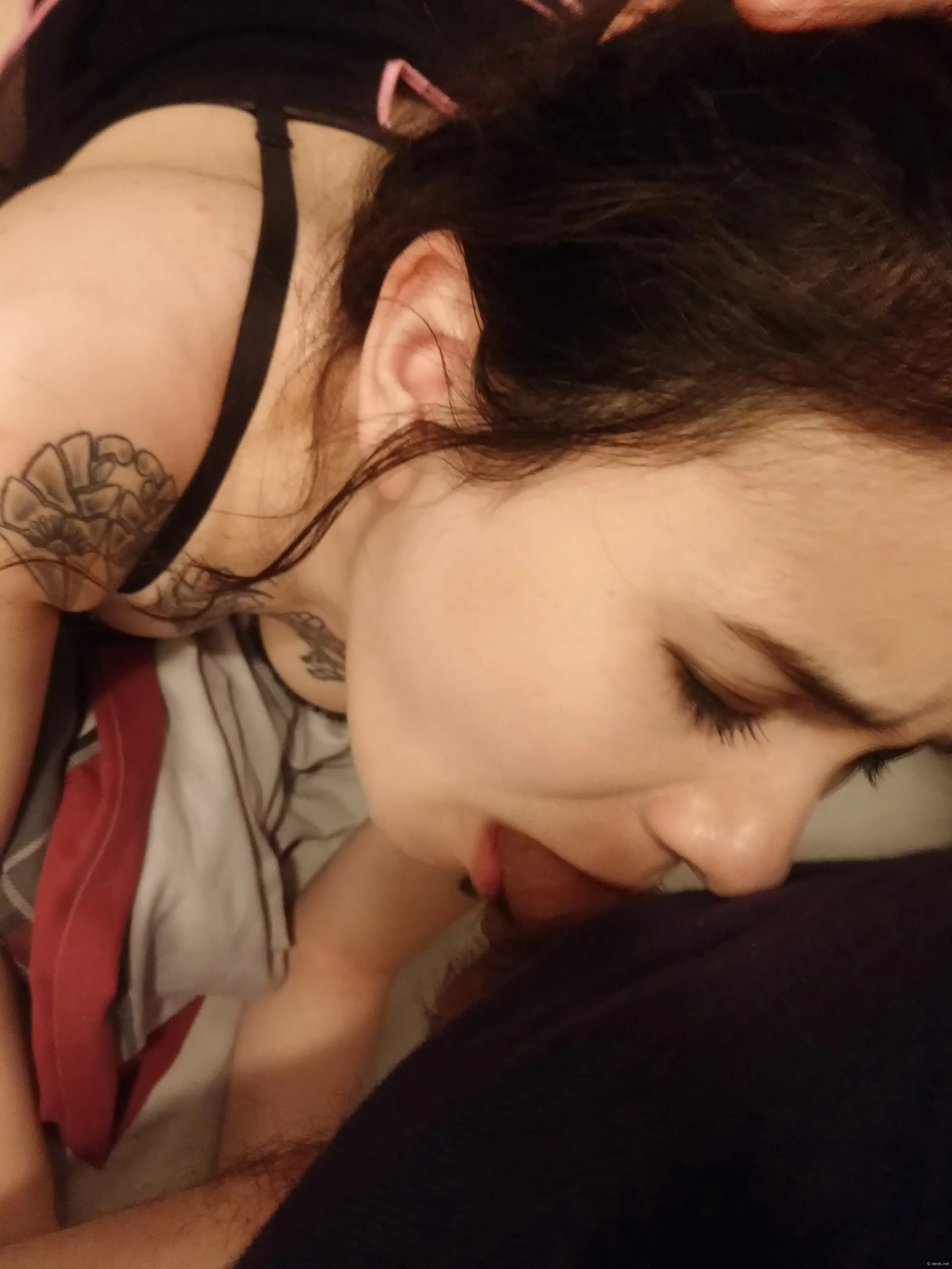 Sexy Babe Sucking Cock: Amateur Porn Photo Exhibition