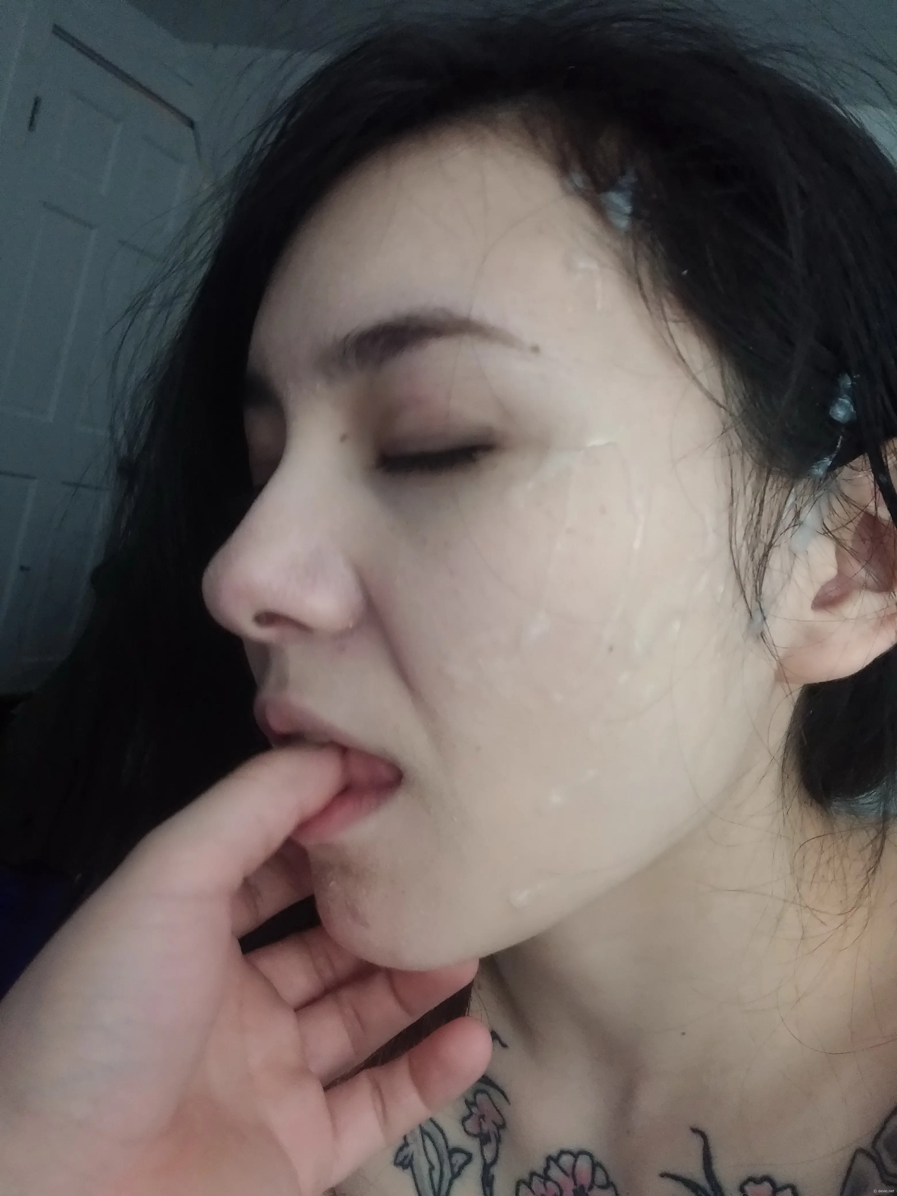 Sexy Babe Sucking Cock: Amateur Porn Photo Exhibition