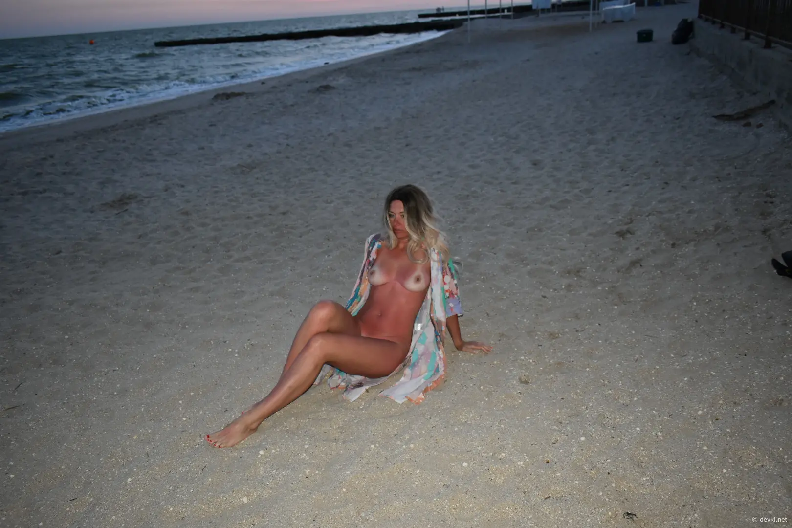 Sultry Amateur Beach Babe in Nighttime Seduction Scene