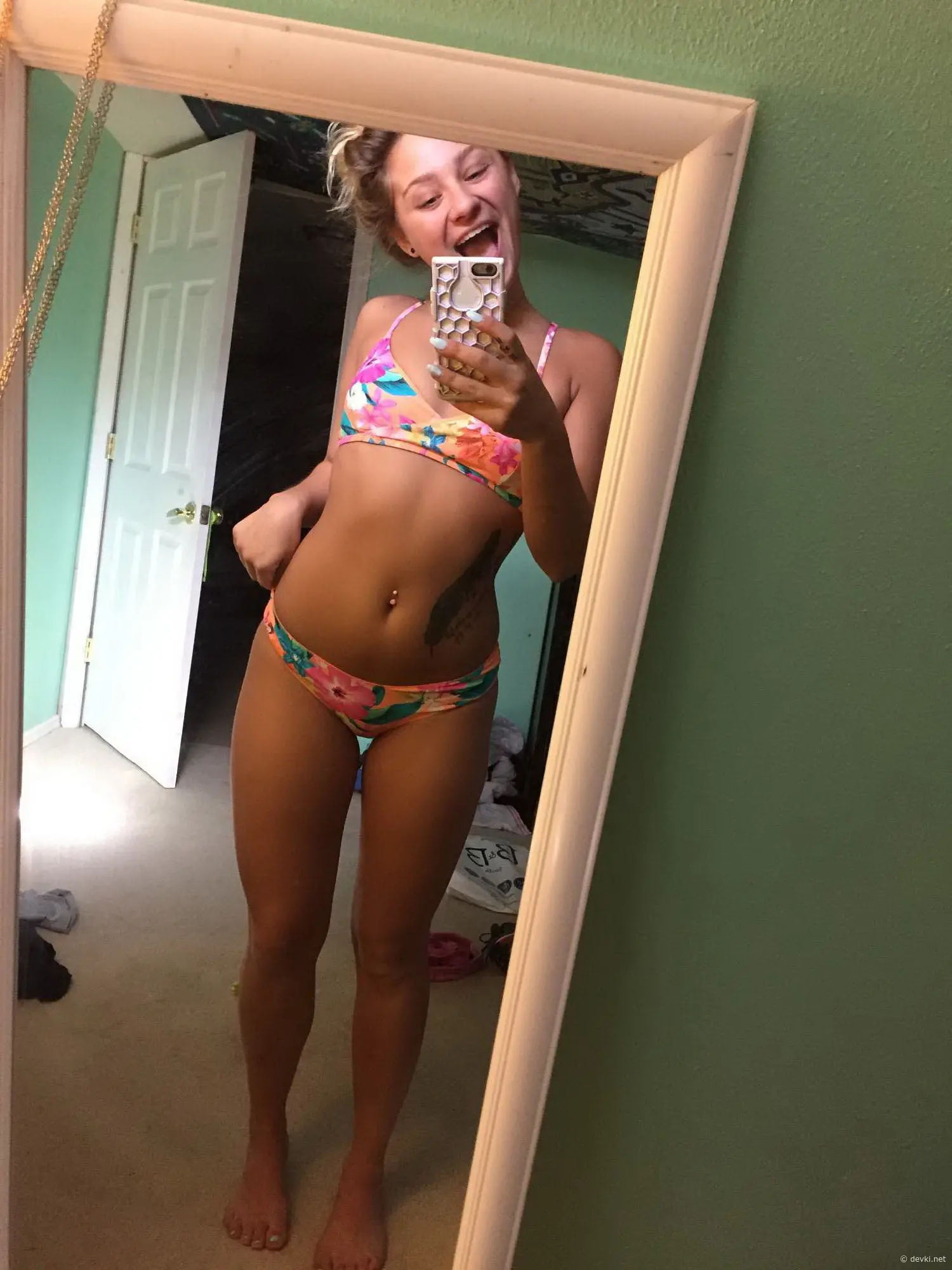 Free Private Amateur Photos: Explicit and Uncensored XXX Pics