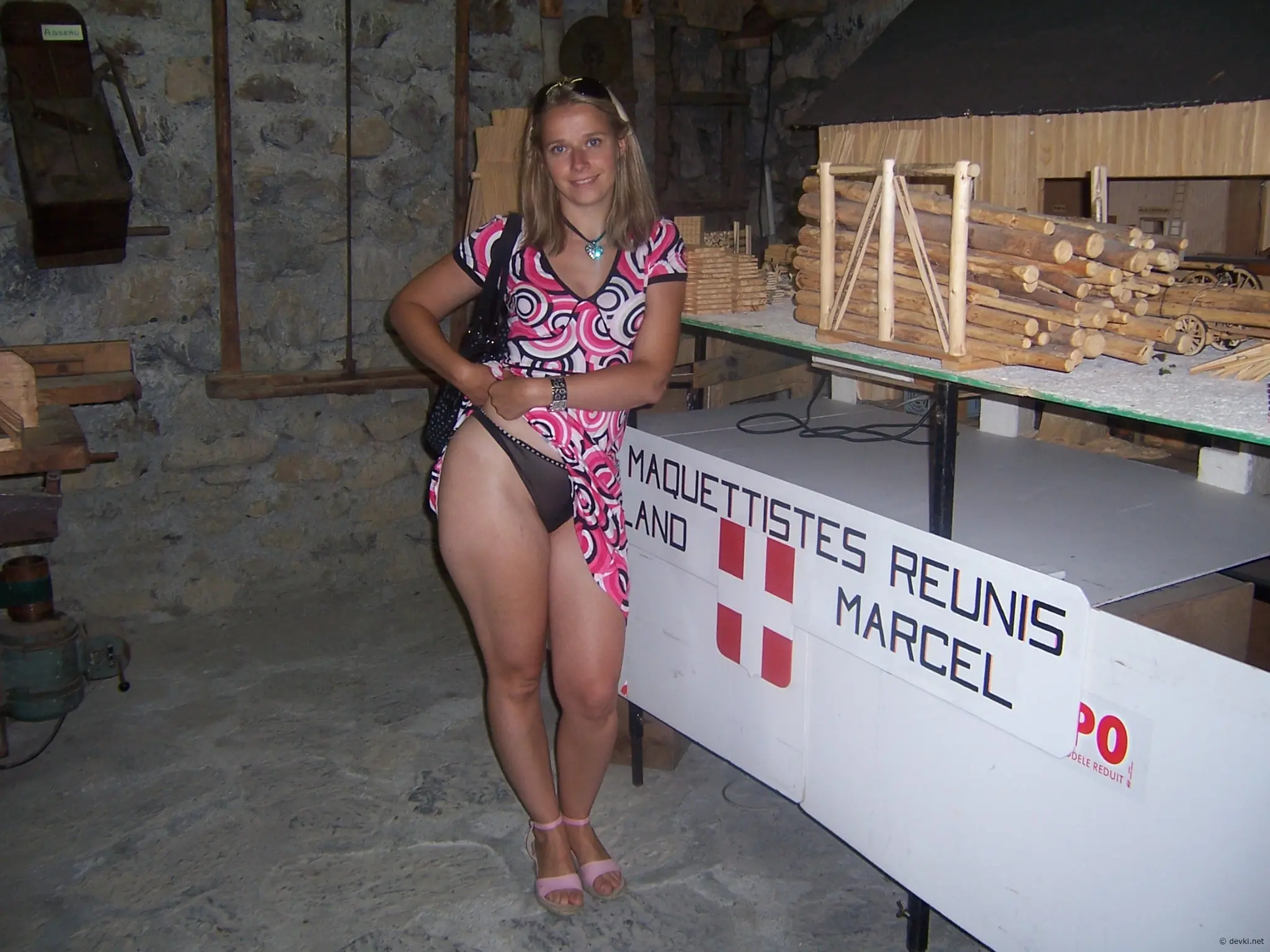 Hot Nude Woman Sharing Explicit Stories - Amateur Porn Photo