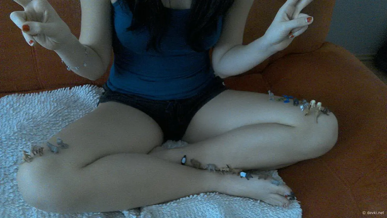 Stunning Girl Photo: Sexy and Beautiful Young Woman Captured in Sensual Pose