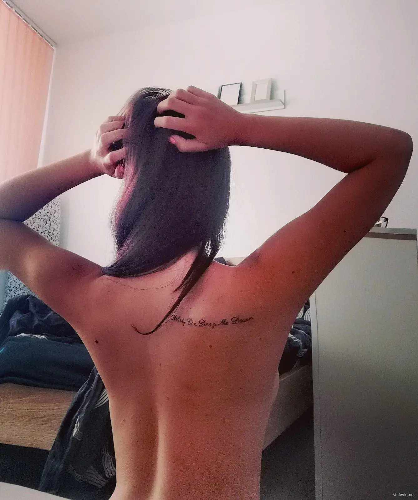 Stunning Girl Photo: Sexy and Beautiful Young Woman Captured in Sensual Pose