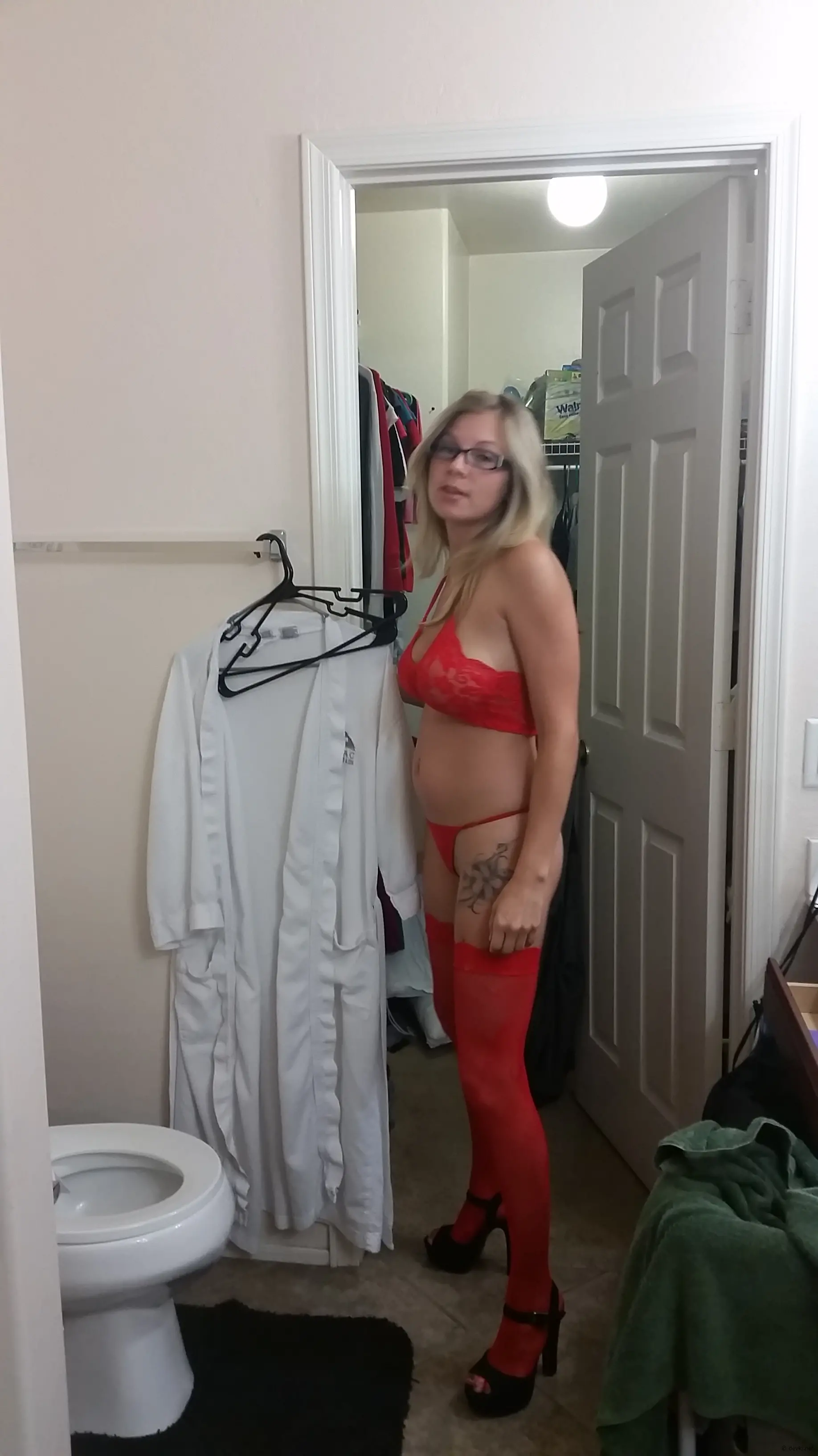 Sexy Amateur Blowjob Queen: Explicit Photo Collection