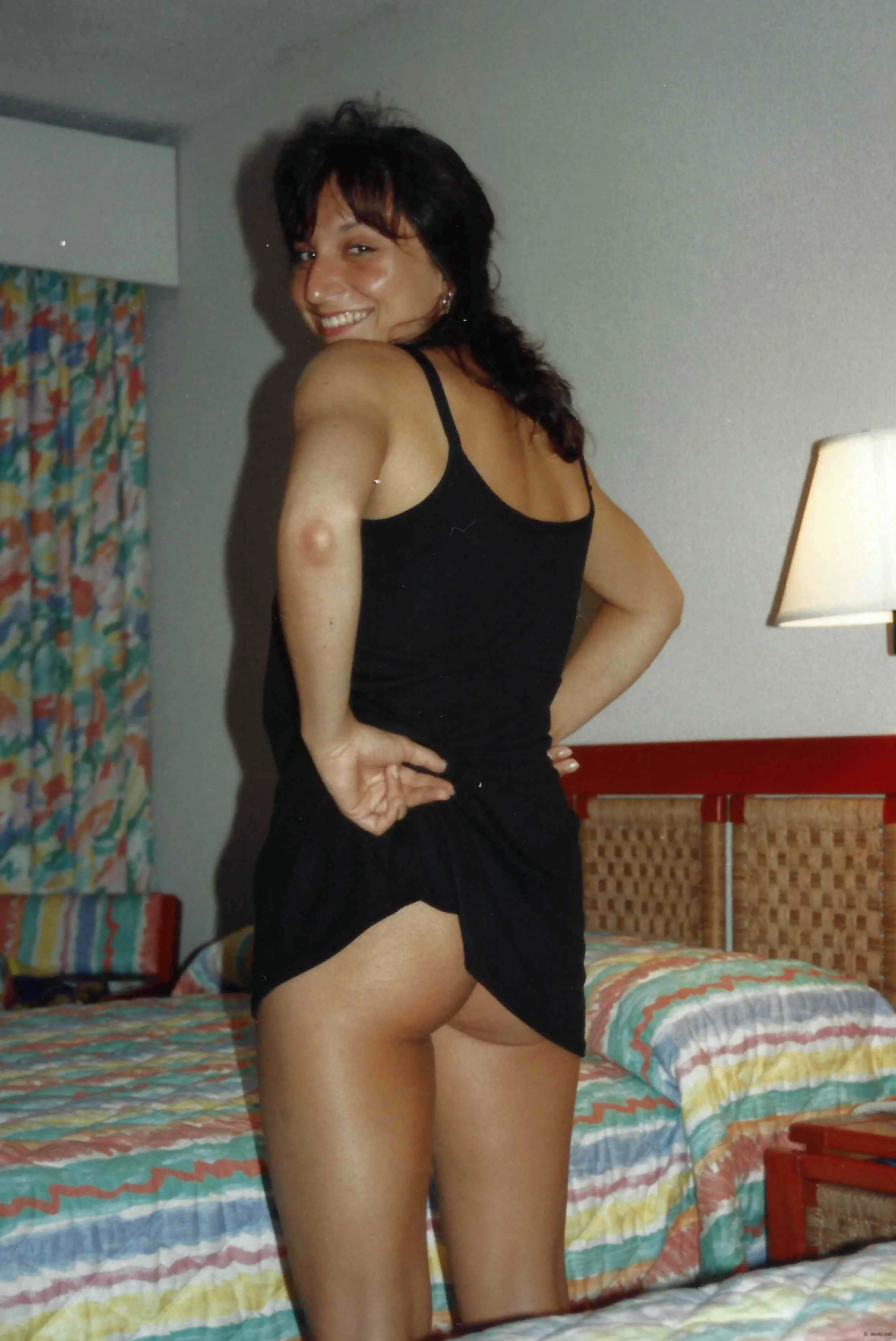 Seductive Amateur Babe in Explicit Sex Photoshoot