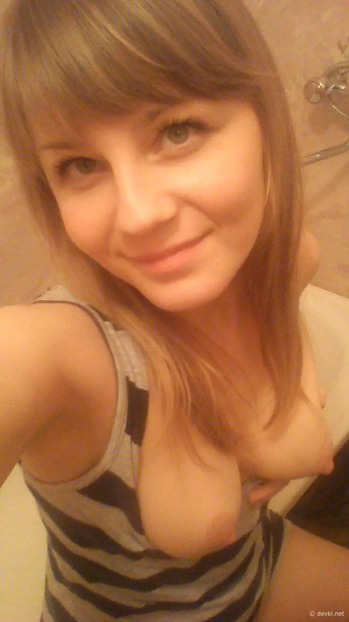 Explicit Amateur Nude Emotions: XXX Photos